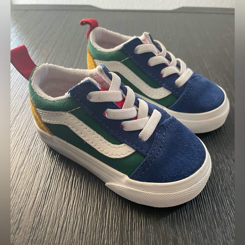 New Vans , casual shoes , size 4.0 US toddler